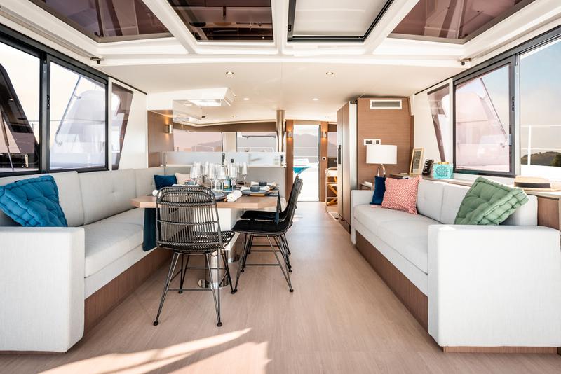 Book yachts online - catamaran - Bali 4.6 (Gen+A/C+WM)** - Moderna - rent