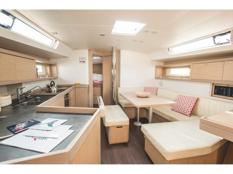 Book yachts online - sailboat - Oceanis 45 - Eika - Standard line - rent