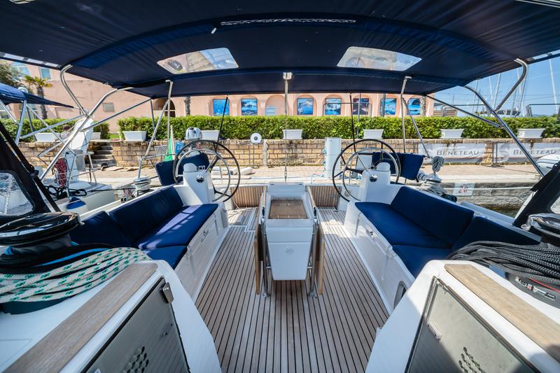Book yachts online - sailboat - Sun Odyssey 519 - Mystral - Standard line - rent
