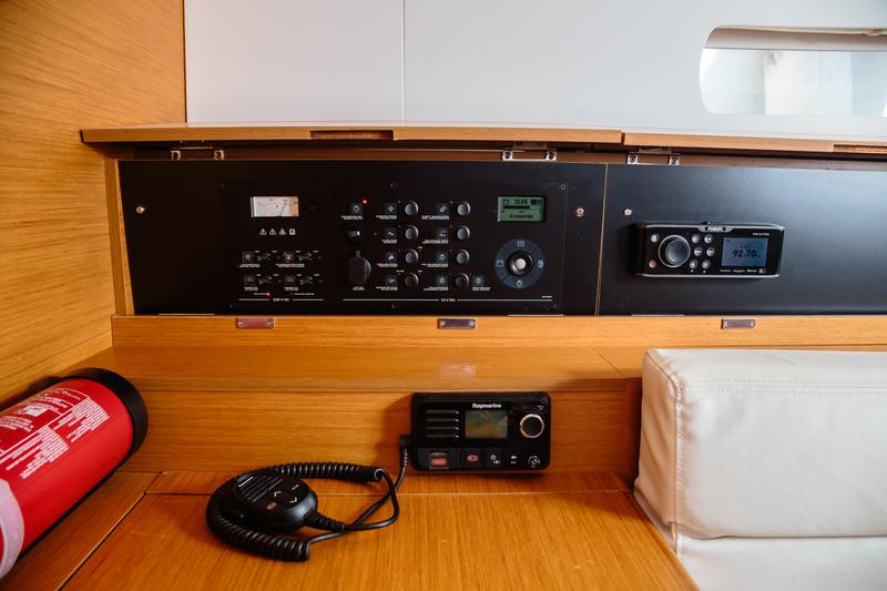 Book yachts online - sailboat - Sun Odyssey 519 - Mystral - Standard line - rent