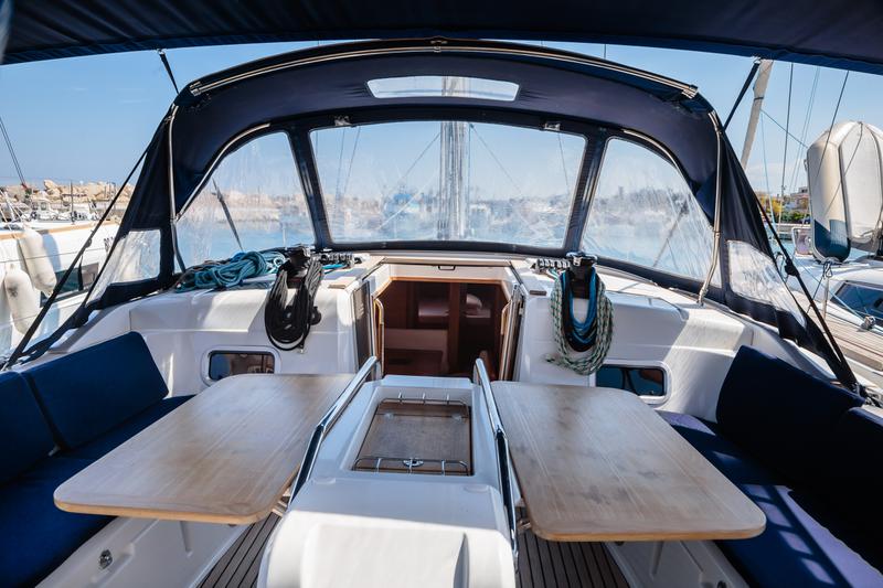 Book yachts online - sailboat - Sun Odyssey 519 - Mystral - Standard line - rent