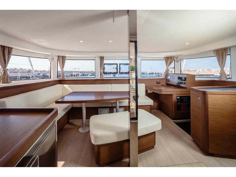 Book yachts online - catamaran - Lagoon 42 (Gen+A/C+WM) - Cappero - Premium line - rent