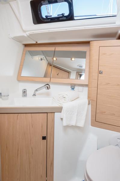 Book yachts online - sailboat - Oceanis 45 - Mizzica - Comfort line - rent