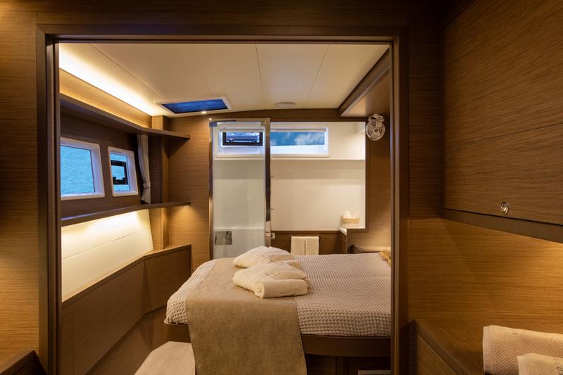 Book yachts online - catamaran - Lagoon 52F (Gen+A/C+WM) - SAILUXE - Fico - rent