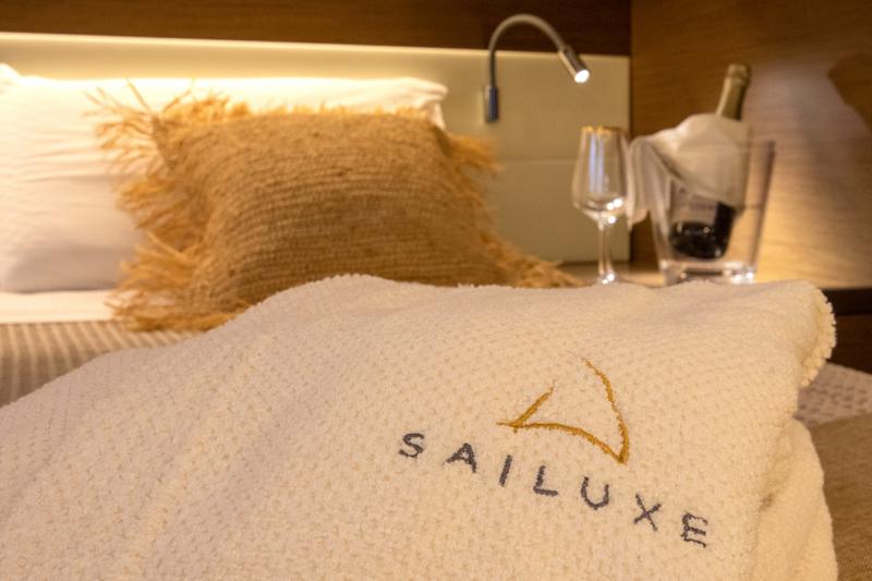 Book yachts online - catamaran - Lagoon 52F (Gen+A/C+WM) - SAILUXE - Fico - rent