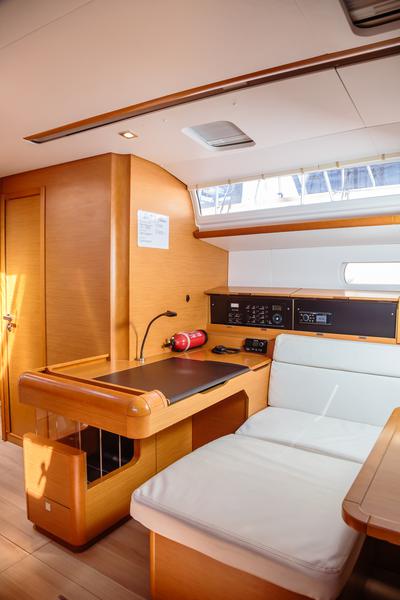 Book yachts online - sailboat - Sun Odyssey 519 - Kalos - Standard line - rent