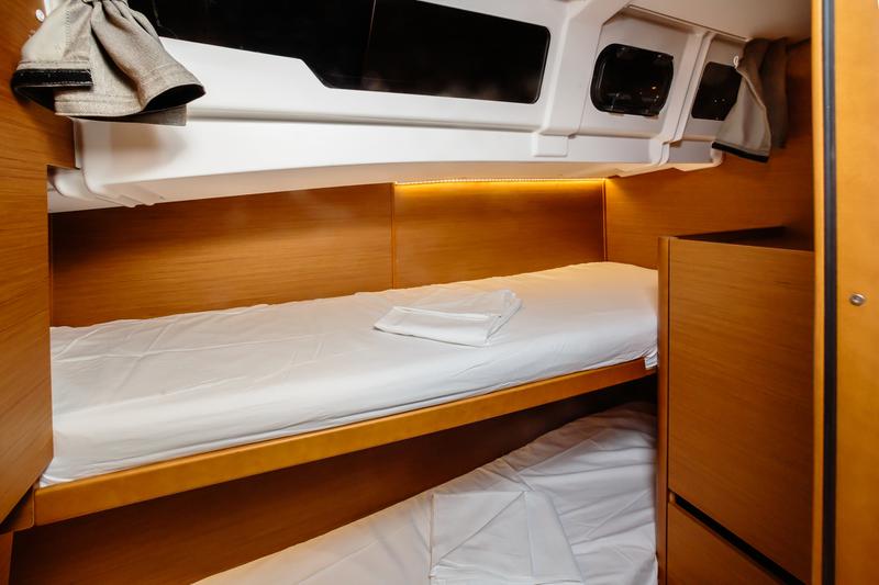 Book yachts online - sailboat - Sun Odyssey 490 - Chaos - Comfort line - rent