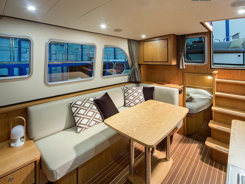 Book yachts online - motorboat - Linssen Grand Sturdy 35.0 AC - Aurora - rent