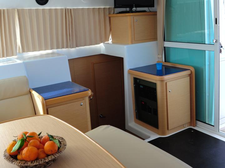 Book yachts online - catamaran - Lagoon 420 - Mediterraneo - rent