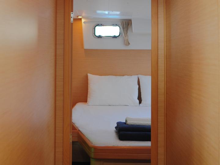 Book yachts online - catamaran - Lagoon 420 - Mediterraneo - rent