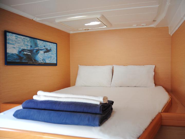 Book yachts online - catamaran - Lagoon 420 - Mediterraneo - rent