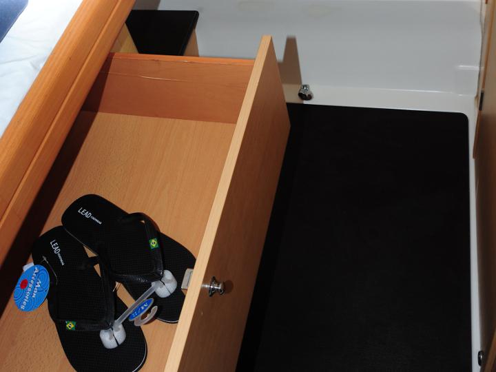 Book yachts online - catamaran - Lagoon 420 - Mediterraneo - rent