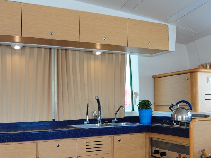 Book yachts online - catamaran - Lagoon 420 - Mediterraneo - rent