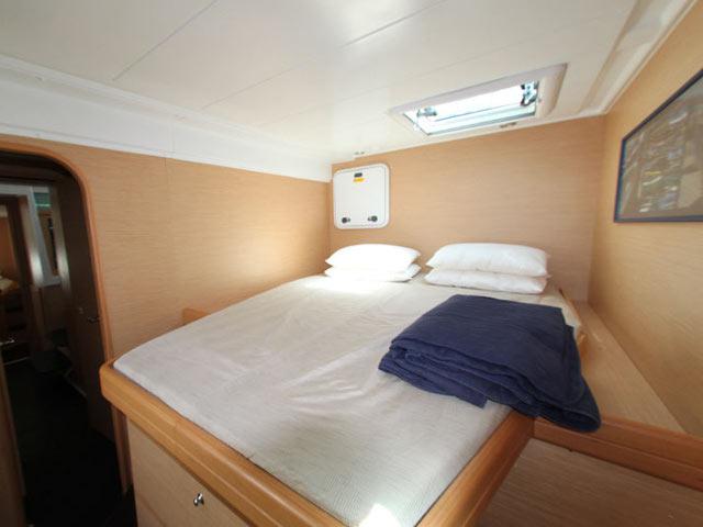Book yachts online - catamaran - Lagoon 420 - Mediterraneo - rent