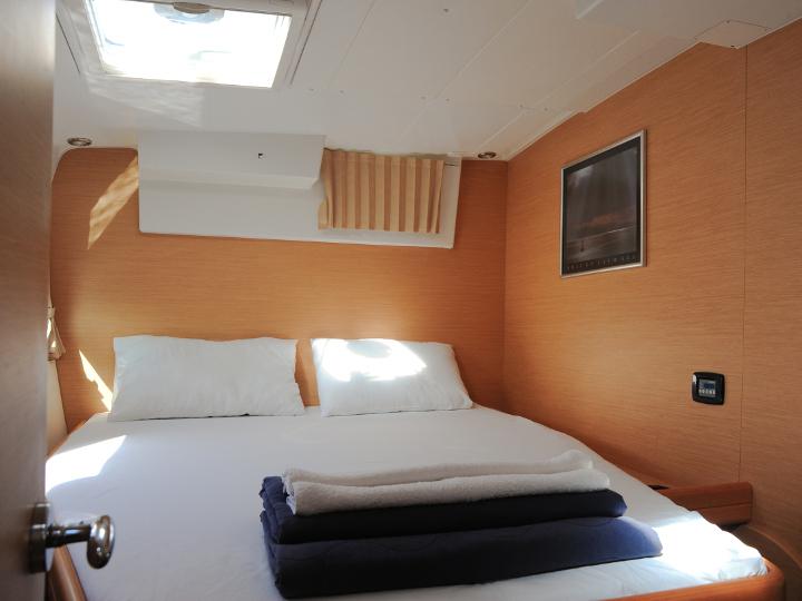 Book yachts online - catamaran - Lagoon 420 - Mediterraneo - rent