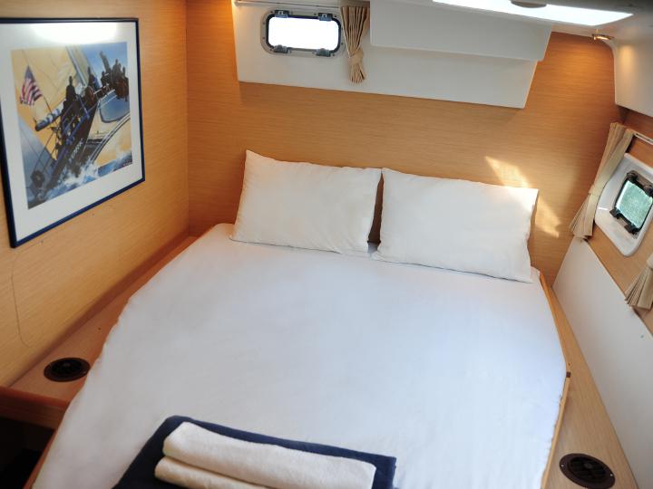 Book yachts online - catamaran - Lagoon 420 - Mediterraneo - rent
