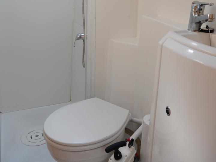 Book yachts online - catamaran - Lagoon 420 - Mediterraneo - rent