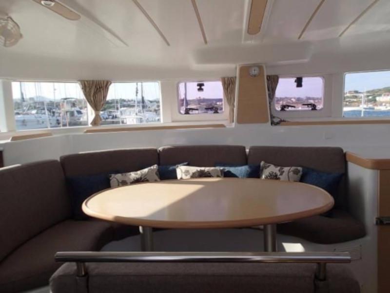 Book yachts online - catamaran - Lagoon 380 S2 - Pearl - rent