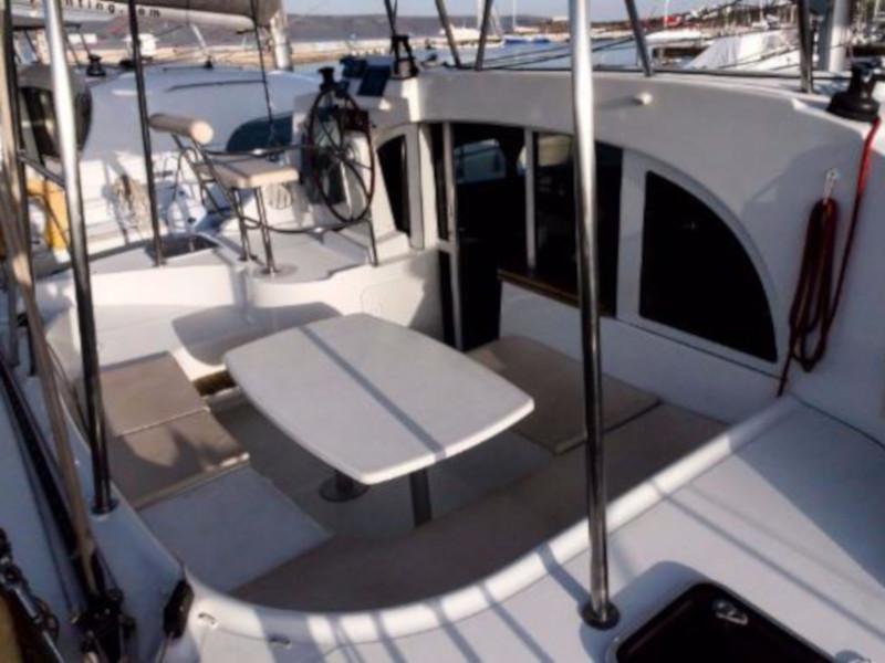 Book yachts online - catamaran - Lagoon 380 S2 - Pearl - rent