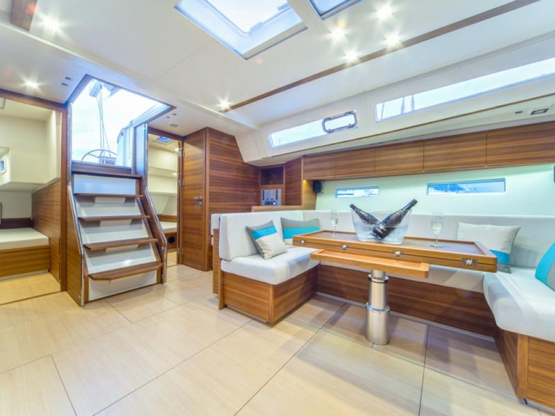 Book yachts online - sailboat - More 55 - One More - rent