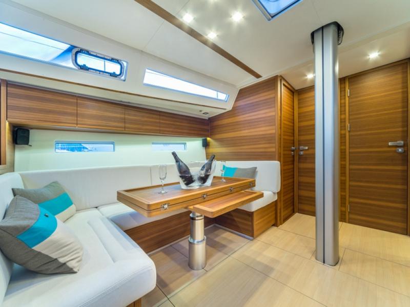 Book yachts online - sailboat - More 55 - One More - rent