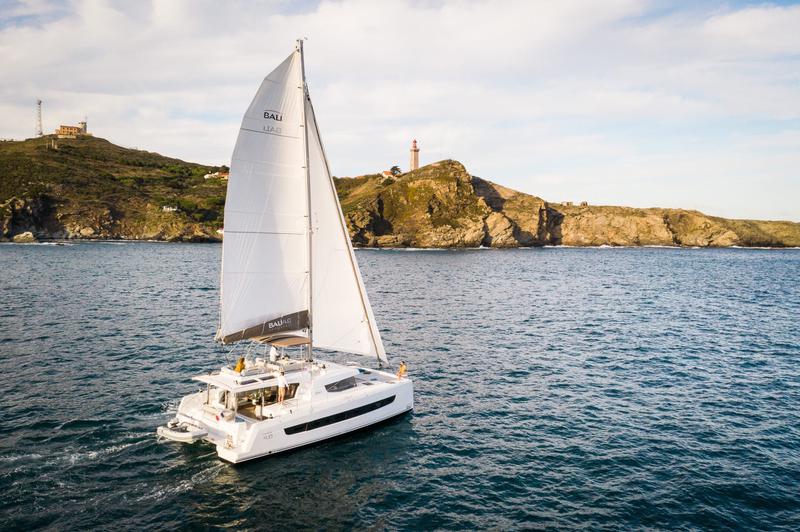 Book yachts online - catamaran - Bali 4.6 - Moderna - A/C, Generator, WM, Solar Panel, BBQ - rent