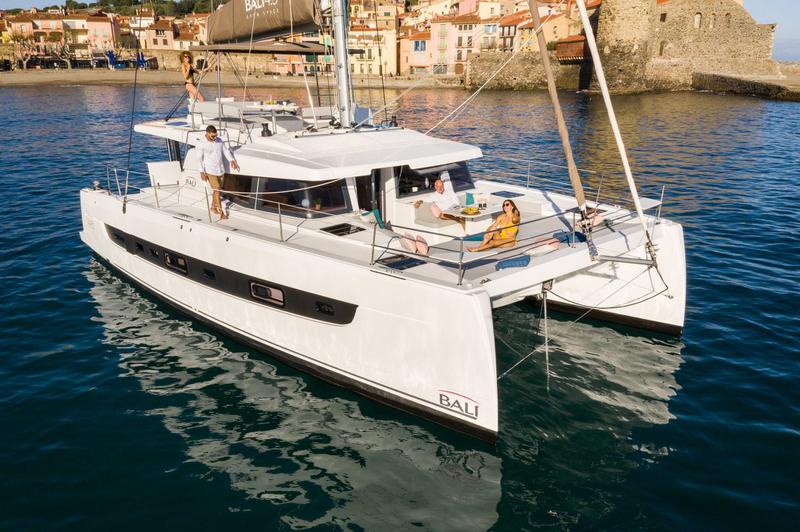 Book yachts online - catamaran - Bali 4.6 - Moderna - A/C, Generator, WM, Solar Panel, BBQ - rent