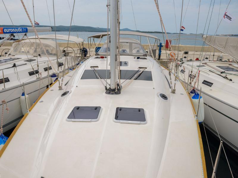 Book yachts online - sailboat - Elan 514 Impression - Maja 07   - rent