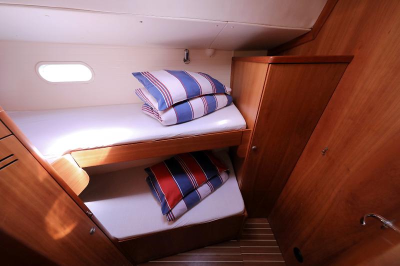 Book yachts online - sailboat - Delphia 47 - JAM SESSION - rent