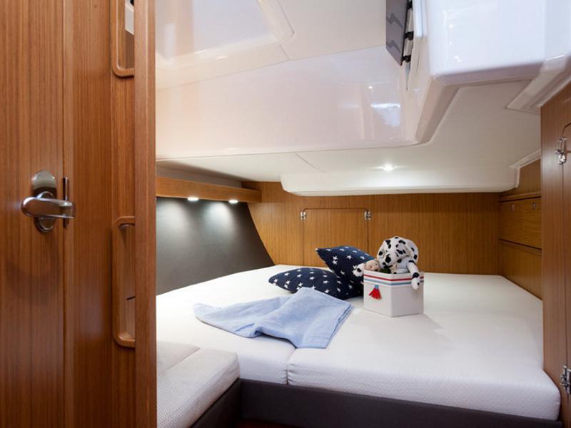 Book yachts online - sailboat - Bavaria Cruiser 56 - STAR ROMEO - rent