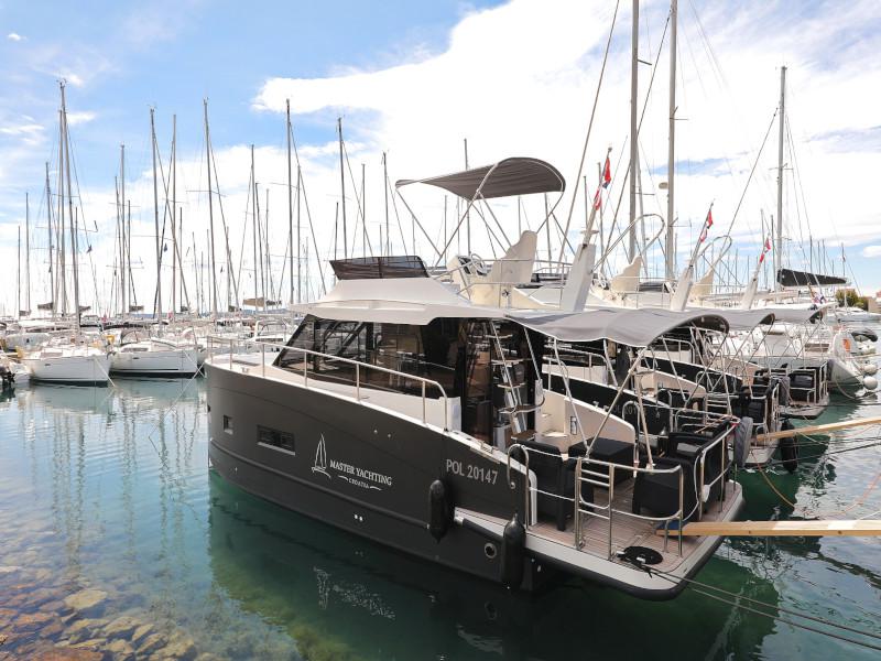 Book yachts online - motorboat - Futura 40 Grand Horizon - VESPUCCI - rent