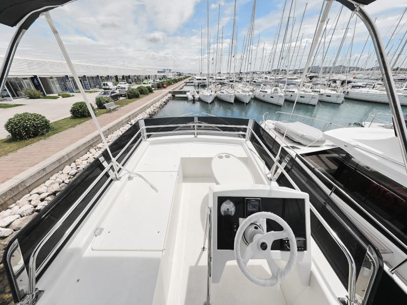 Book yachts online - motorboat - Futura 40 Grand Horizon - VESPUCCI - rent