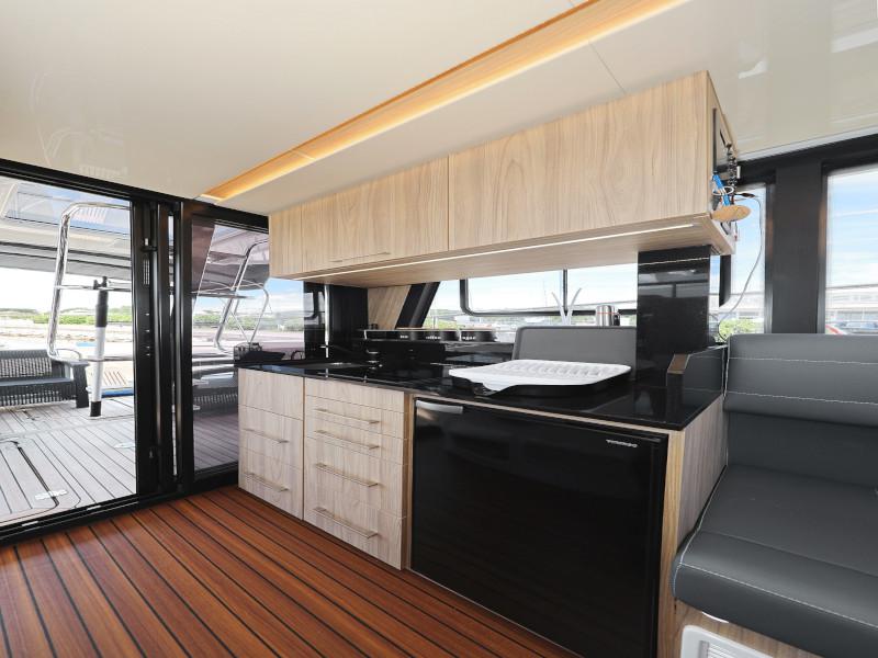 Book yachts online - motorboat - Futura 40 Grand Horizon - X COLUMBUS - rent