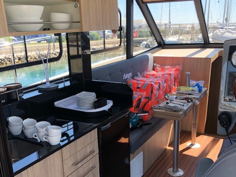 Book yachts online - motorboat - Futura 40 Grand Horizon - X COLUMBUS - rent