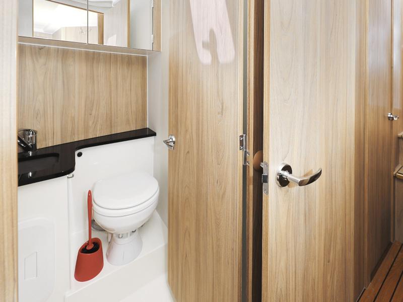 Book yachts online - motorboat - Futura 40 Grand Horizon - X COLUMBUS - rent