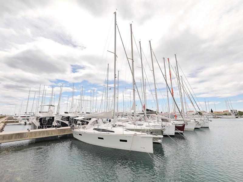 Book yachts online - sailboat - Cobra 38 - TEUTA  - rent
