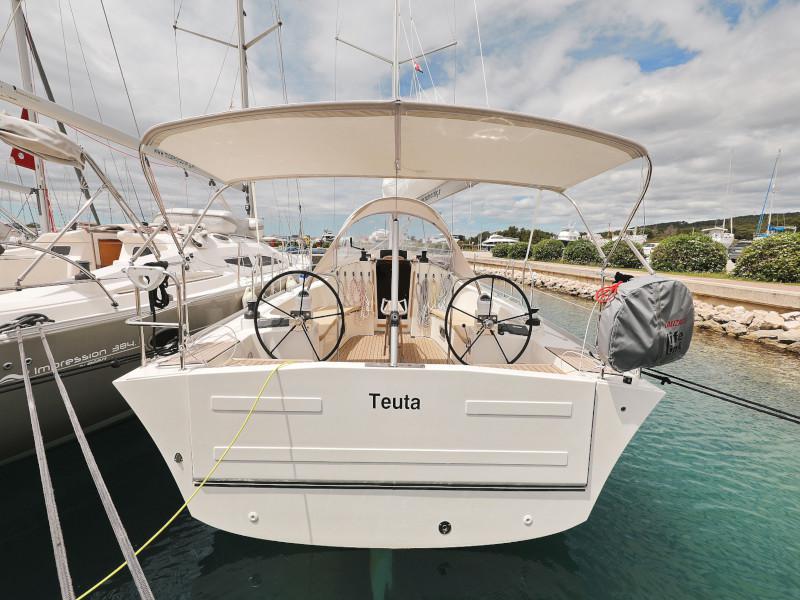 Book yachts online - sailboat - Cobra 38 - TEUTA  - rent