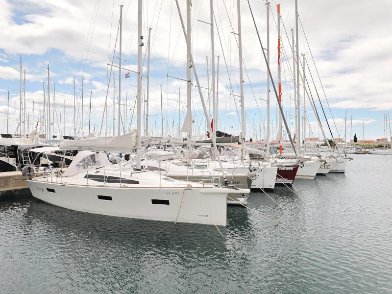 Book yachts online - sailboat - Cobra 38 - TEUTA  - rent