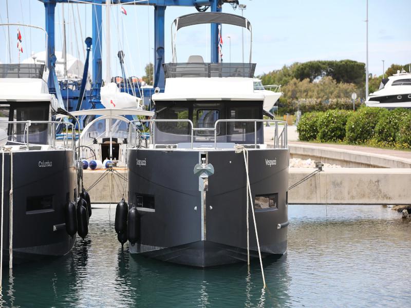 Book yachts online - motorboat - Futura 40 Grand Horizon - X MAGELLAN - rent