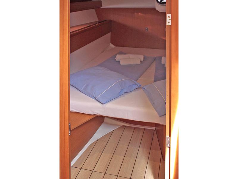 Book yachts online - sailboat - Jeanneau 53 - Zeus - rent