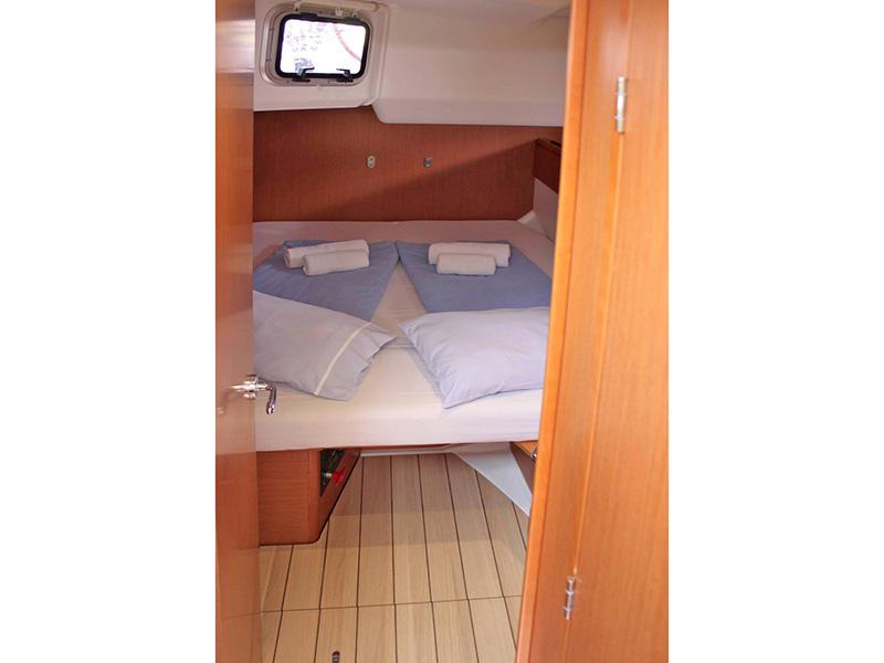 Book yachts online - sailboat - Jeanneau 53 - Zeus - rent