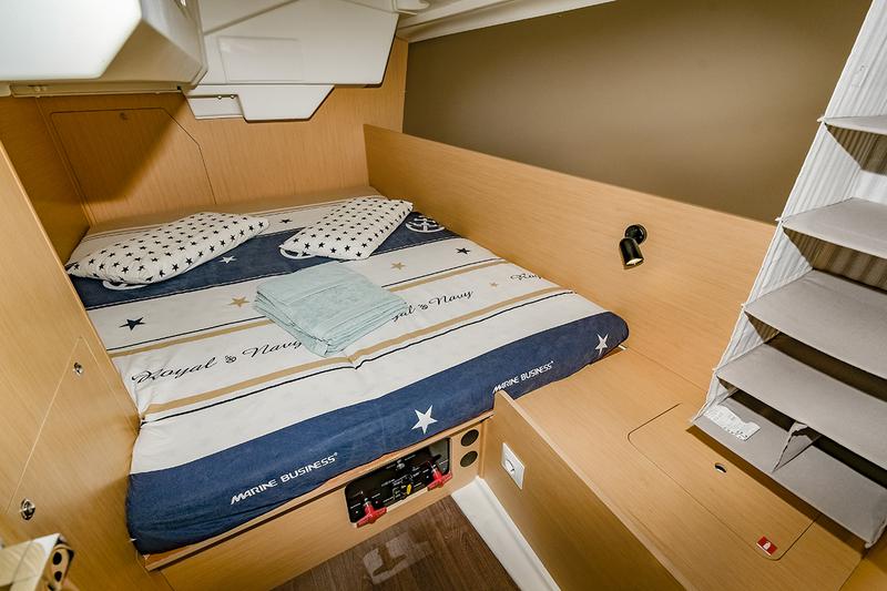 Book yachts online - sailboat - Oceanis 38 - Lisis - rent