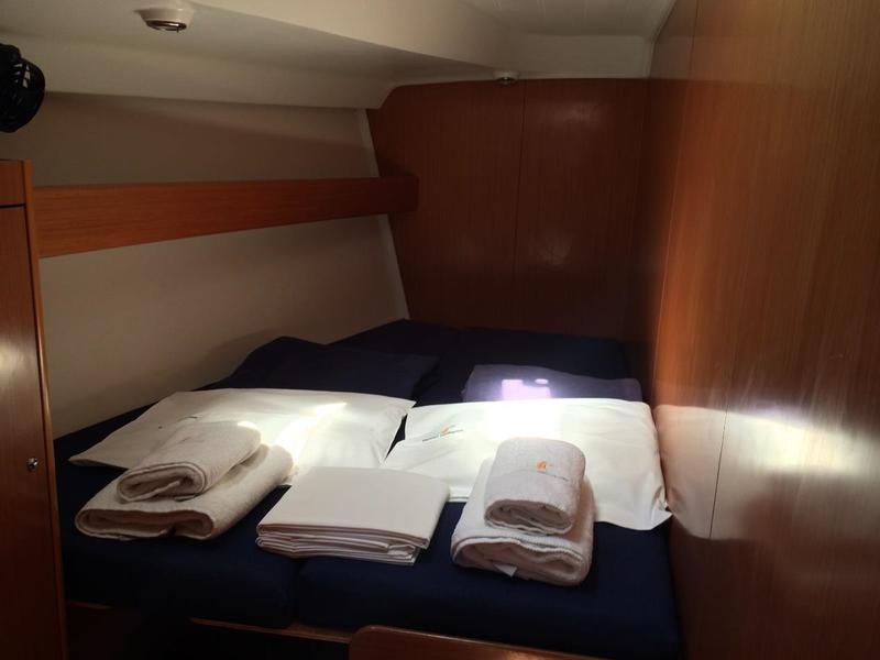 Book yachts online - sailboat - Cyclades 50.5 - MANNA+BowThruster - rent