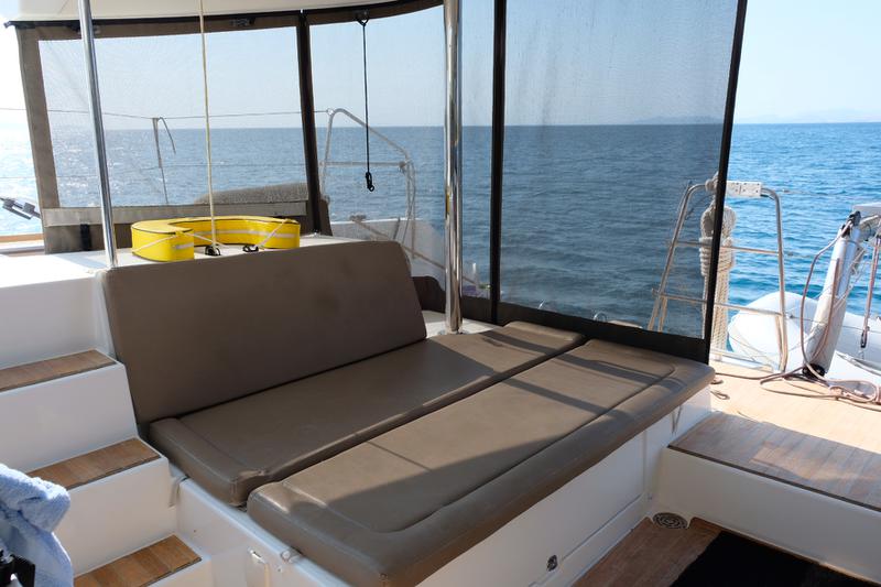 Book yachts online - catamaran - Lagoon 450 - IRIS IV (a/c-gen-watermaker-teak deck) - rent