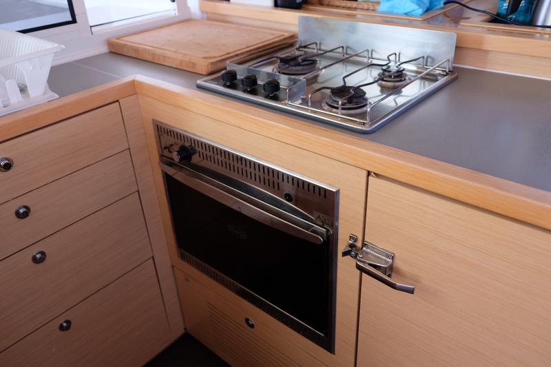 Book yachts online - catamaran - Lagoon 450 - IRIS IV (a/c-gen-watermaker-teak deck) - rent