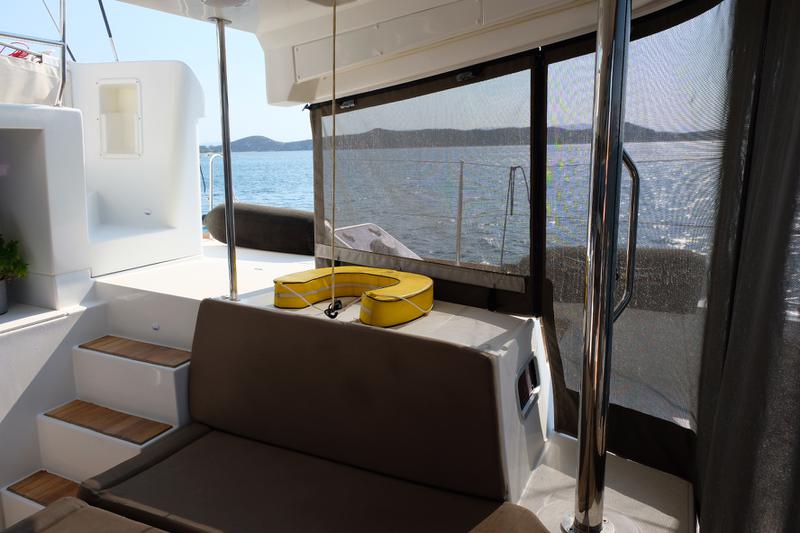Book yachts online - catamaran - Lagoon 450 - IRIS IV (a/c-gen-watermaker-teak deck) - rent
