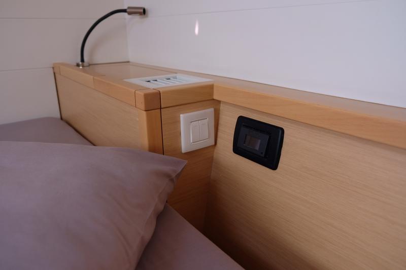 Book yachts online - catamaran - Lagoon 450 - IRIS IV (a/c-gen-watermaker-teak deck) - rent