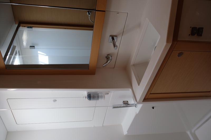 Book yachts online - catamaran - Lagoon 450 - IRIS IV (a/c-gen-watermaker-teak deck) - rent