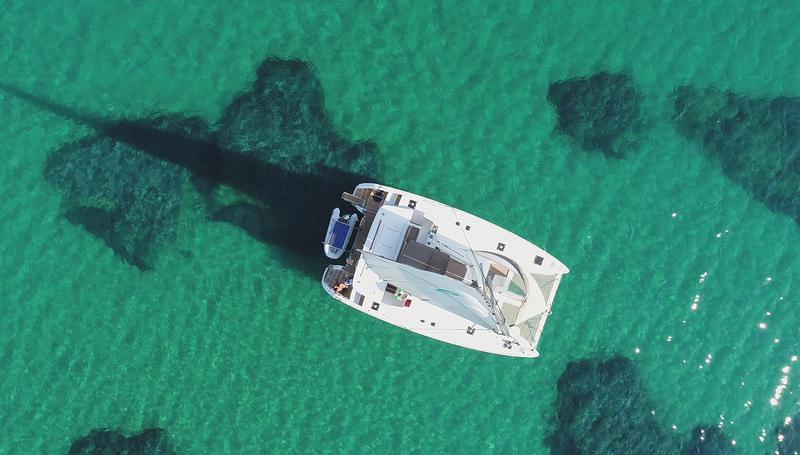 Book yachts online - catamaran - Lagoon 450 - IRIS IV (a/c-gen-watermaker-teak deck) - rent