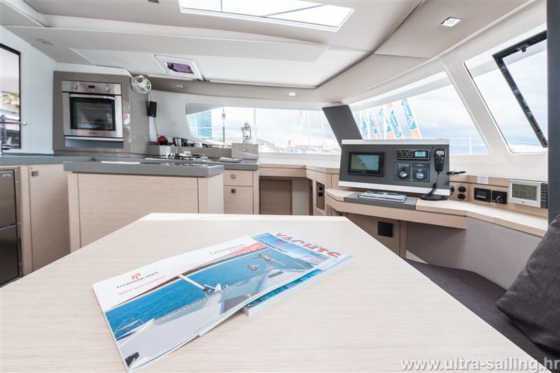 Book yachts online - catamaran - Saona - DESAFINADO - AC and generator - rent